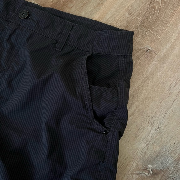 Lululemon Men’s Kahuna Shorts - Picture 5 of 6